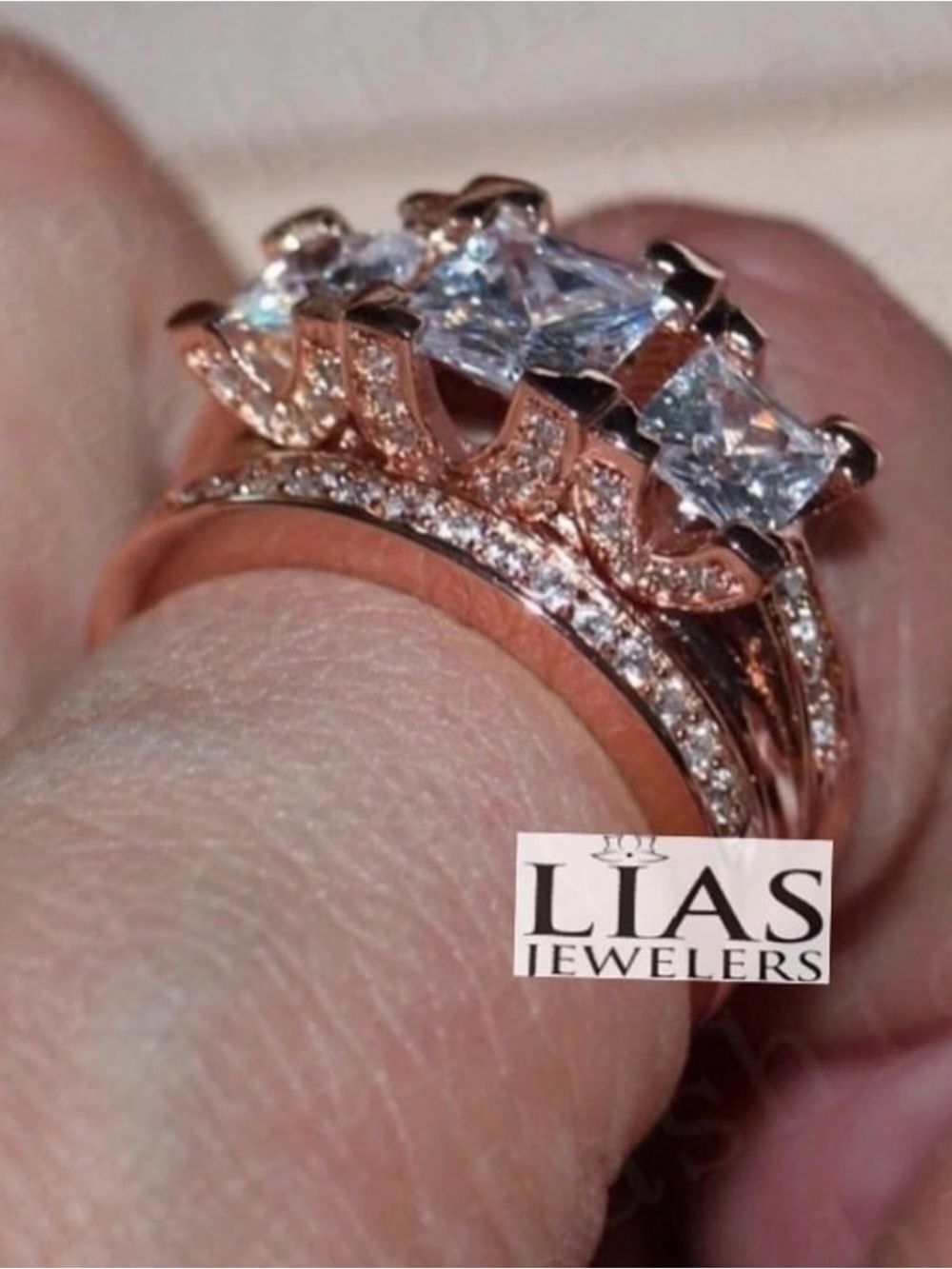 New 18k rose gold wedding ring set